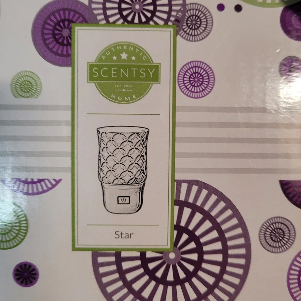 Scentsy Star Wall Plug-In‎ Wax Warmer White Ceramic Geometric Lattice Pattern